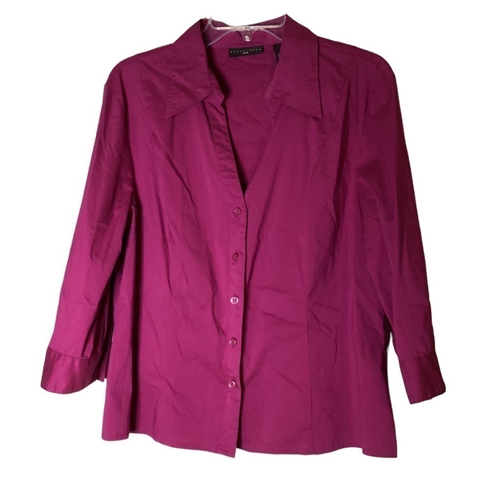 Apostrophe Women’s Button Down Blouse